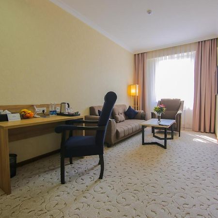 Rayan Hotel Ош Екстериор снимка