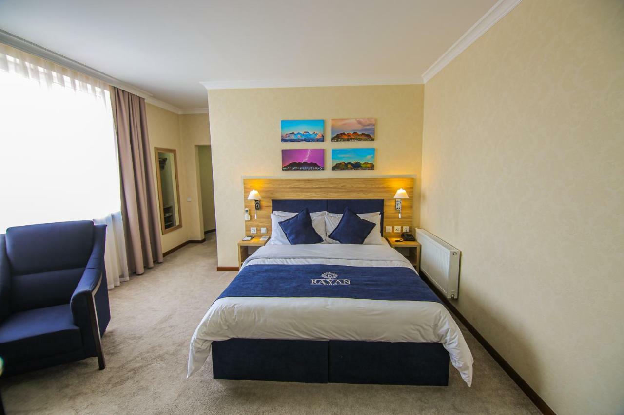 Rayan Hotel Ош Екстериор снимка