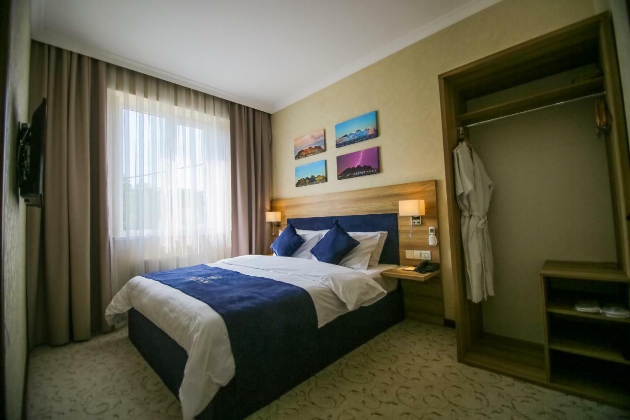 Rayan Hotel Ош Екстериор снимка