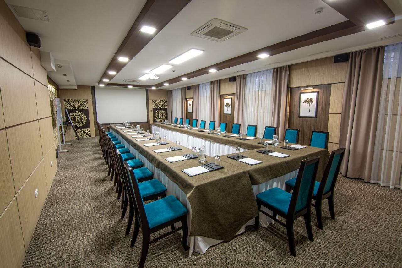 Rayan Hotel Ош Екстериор снимка