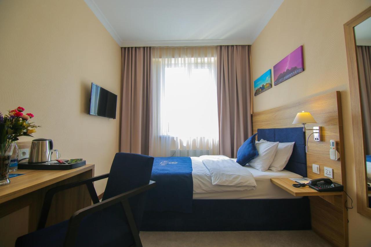 Rayan Hotel Ош Екстериор снимка